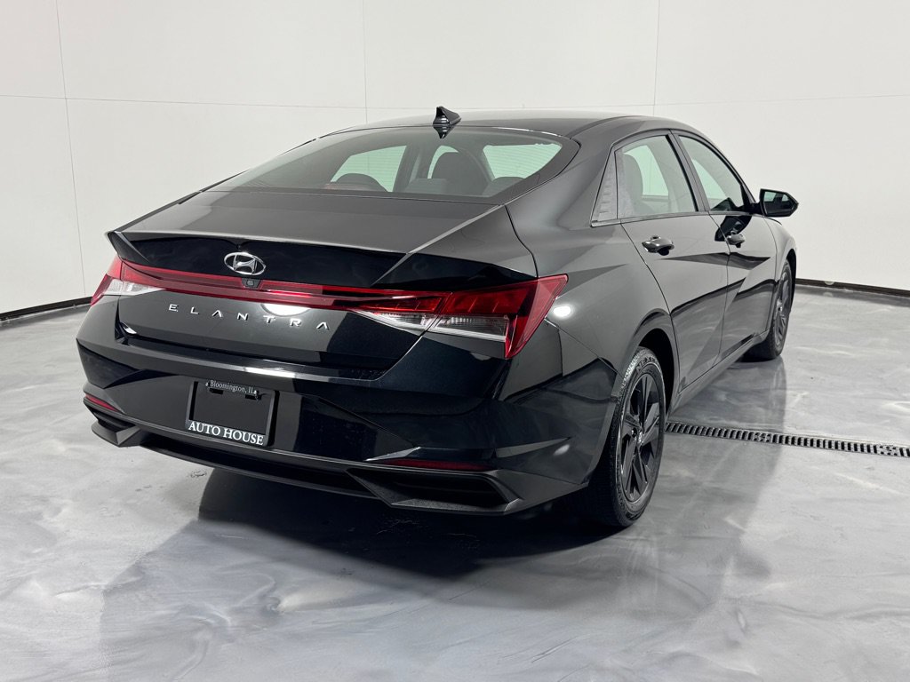 Used 2021 Hyundai Elantra SEL w/ Convenience Package FWD image 5