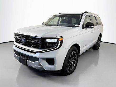 Used 2025 Ford Expedition Platinum AWD/4WD image 4