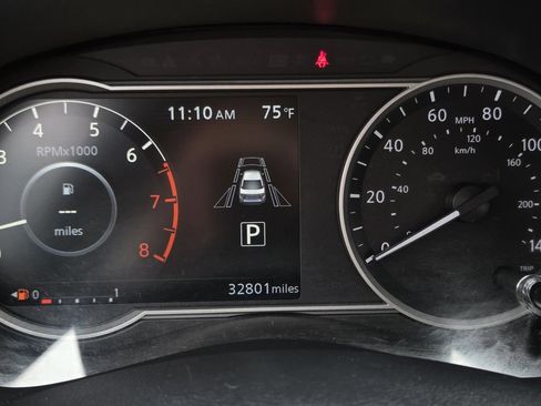 Used 2025 Nissan Versa SV FWD image 20