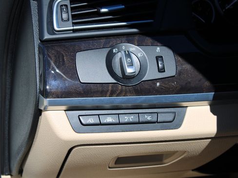 Used 2013 BMW 740Li image 25