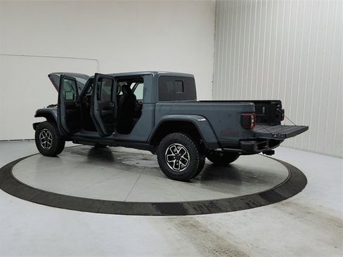 New 2026 Jeep Gladiator Rubicon w/ Steel Bumper Group image 13