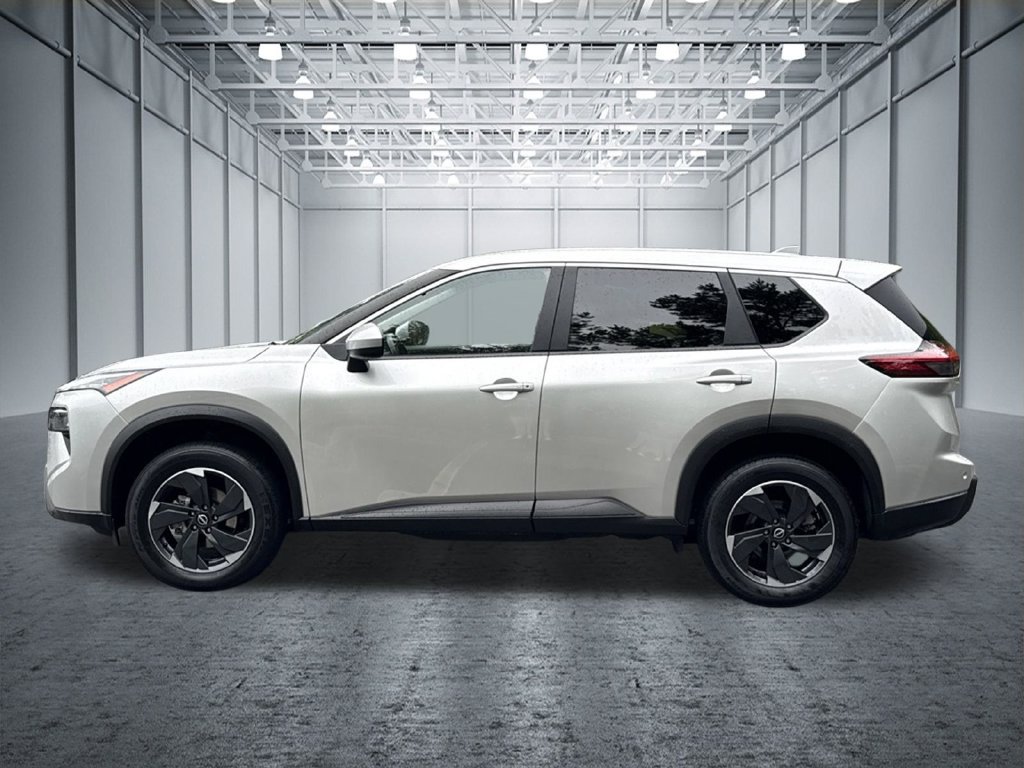 Used 2025 Nissan Rogue SV FWD image 4