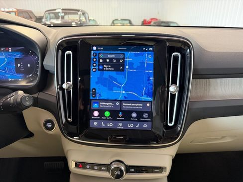 Used 2023 Volvo XC40 B5 Plus w/ Protection Package Premier AWD/4WD image 32