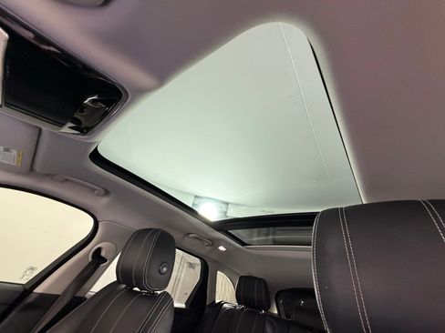 Used 2020 Land Rover Range Rover Velar S image 14