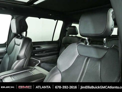 Used 2024 Jeep Wagoneer L Series II w/ Convenience Group I AWD/4WD image 5