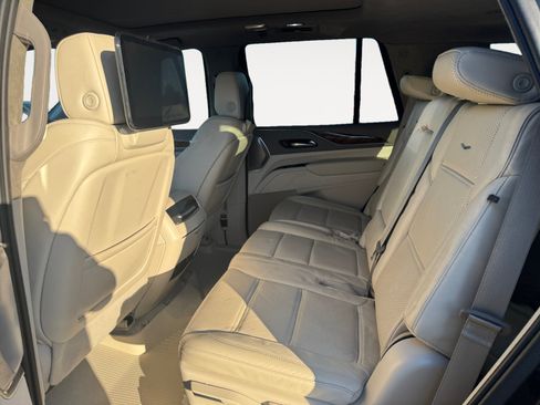 Used 2023 Cadillac Escalade Sport Platinum AWD/4WD image 13