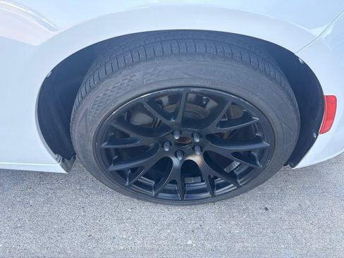 Used 2020 Dodge Charger SXT RWD image 5