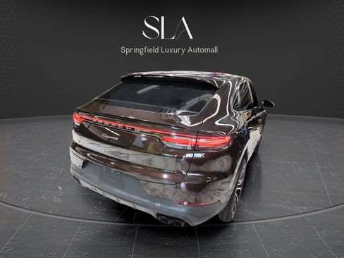 Used 2023 Porsche Cayenne Coupe AWD/4WD image 9