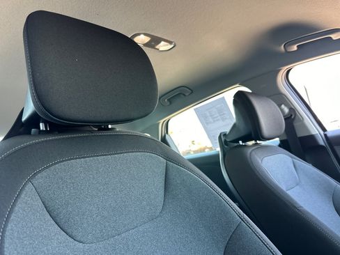 Used 2025 Kia K4 FWD image 17
