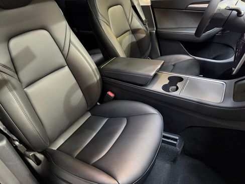 Used 2023 Tesla Model Y Performance image 48