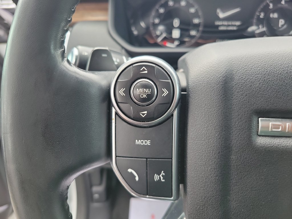 Used 2018 Land Rover Discovery HSE AWD/4WD image 32