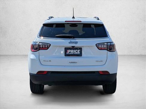 Used 2025 Jeep Compass Latitude AWD/4WD image 6