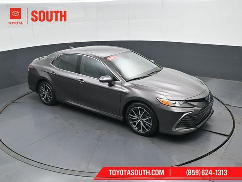 Used 2021 Toyota Camry XLE image 46