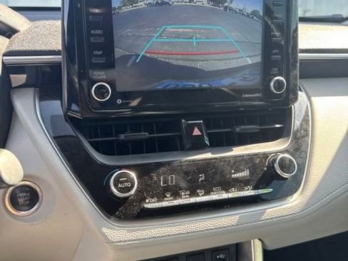 Used 2022 Toyota Corolla Cross LE FWD image 11