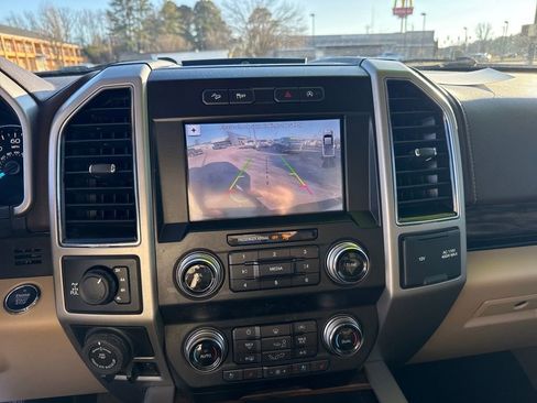 Used 2019 Ford F150 Lariat w/ Equipment Group 502A Luxury image 21