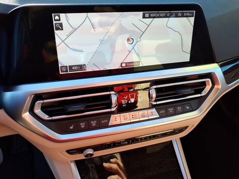 Used 2022 BMW 330i xDrive Sedan w/ Premium Package image 32