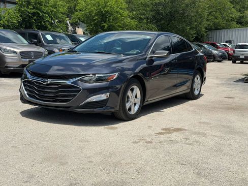 Used 2022 Chevrolet Malibu LS FWD image 3