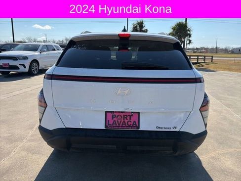Used 2024 Hyundai Kona SEL w/ Convenience Package image 6