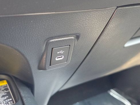 Certified 2025 Toyota Corolla SE w/ SE Package FWD image 21