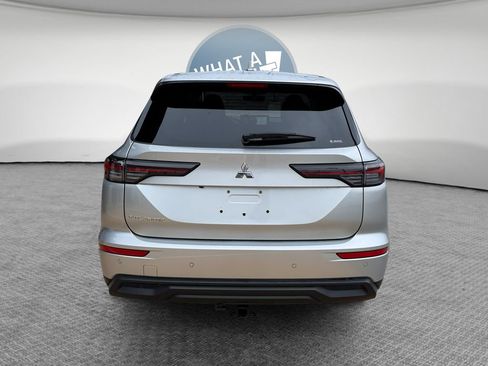Used 2025 Mitsubishi Outlander ES AWD/4WD image 5