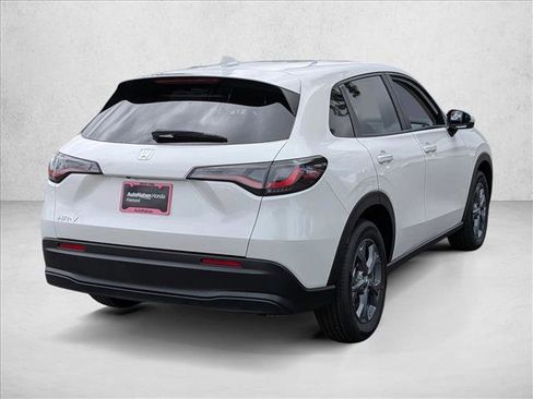 New 2026 Honda HR-V LX image 2
