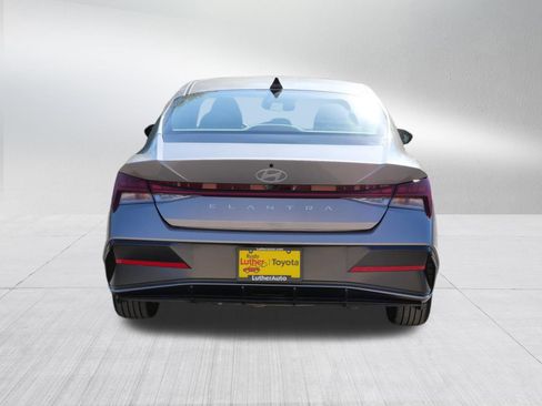 Used 2025 Hyundai Elantra SEL FWD image 6