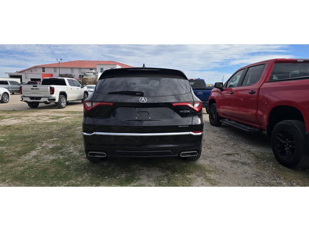 Used 2023 Acura MDX SH-AWD image 3