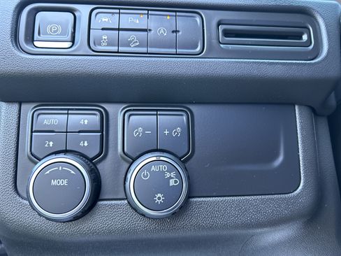 Used 2023 Chevrolet Tahoe Premier image 25