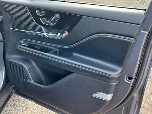 Used 2022 Lincoln Corsair Standard w/ Equipment Group 101A image 10