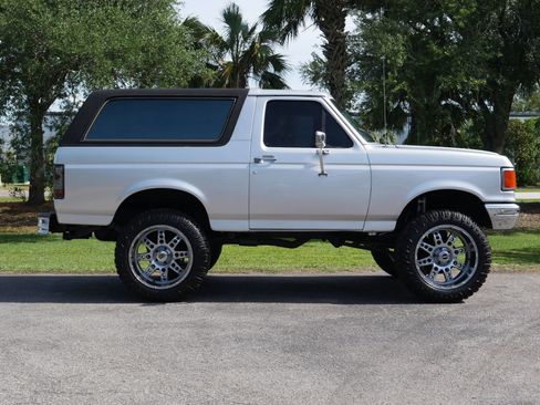 Used 1990 Ford Bronco AWD/4WD image 3