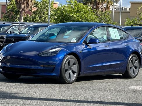 Used 2023 Tesla Model 3 Standard Range image 8