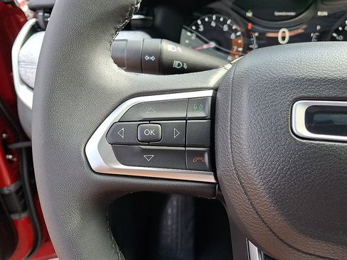 Certified 2023 Jeep Compass Latitude w/ Sun and Sound Group AWD/4WD image 9