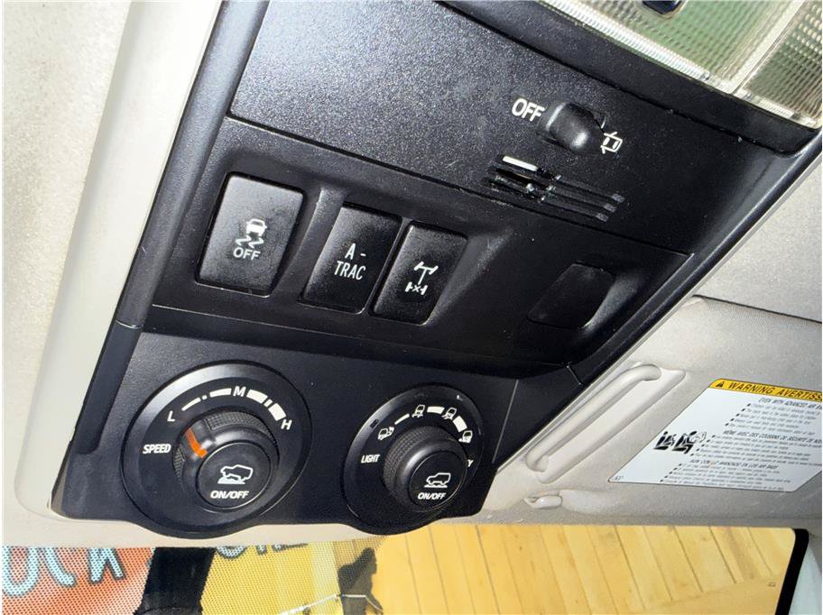 Used 2018 Toyota 4Runner TRD Off-Road AWD/4WD image 20
