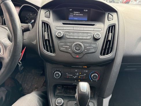 Used 2016 Ford Focus SE w/ SE Cold Weather Package image 13