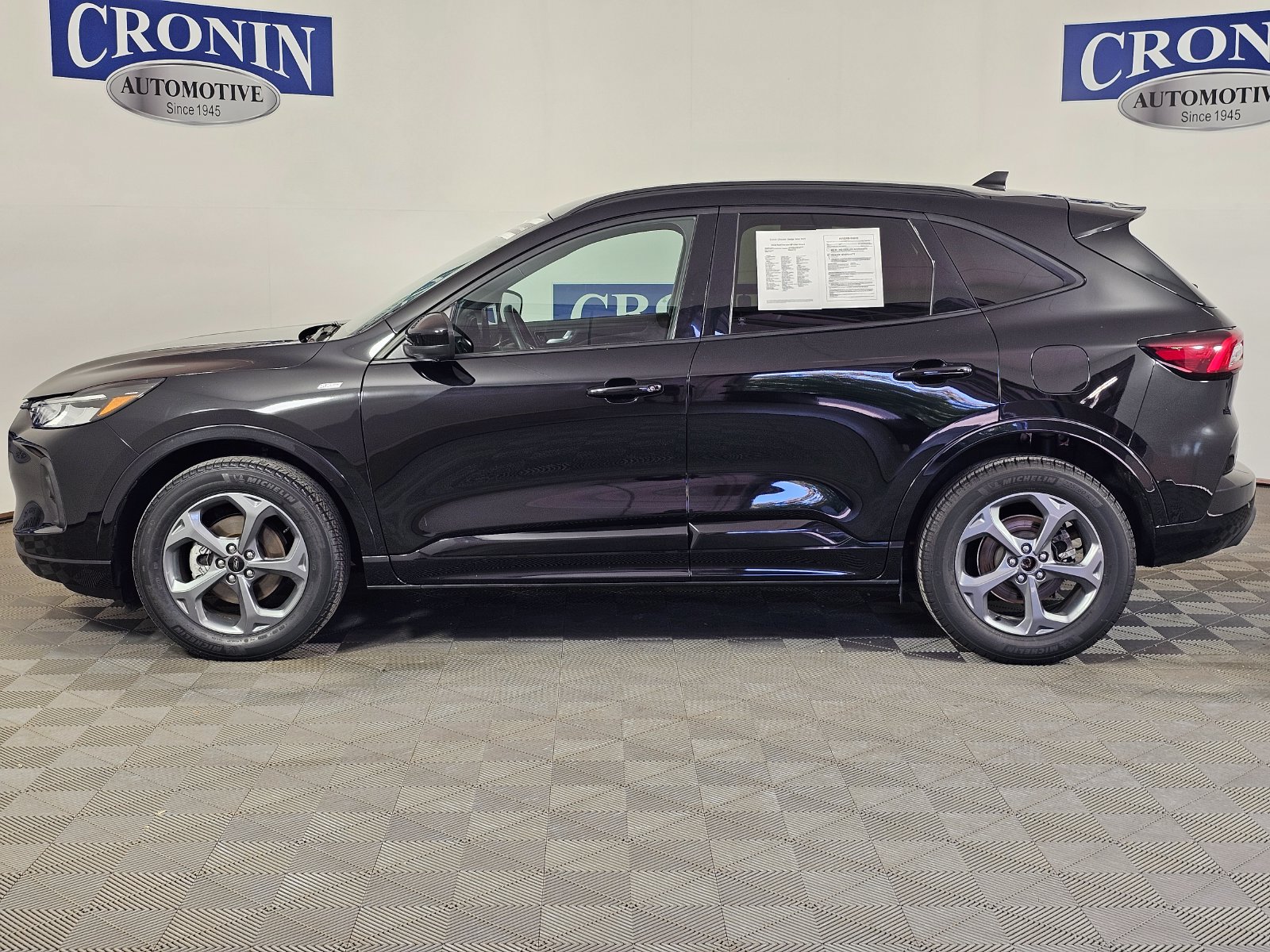 Used 2023 Ford Escape ST-Line Select w/ Tech Pack #2 AWD/4WD image 32