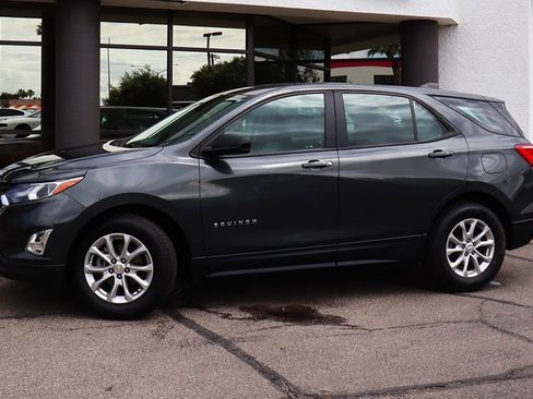 Used 2021 Chevrolet Equinox LS FWD image 4