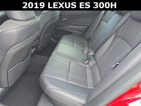 Used 2019 Lexus ES 300h w/ Accessory Package 2 image 17