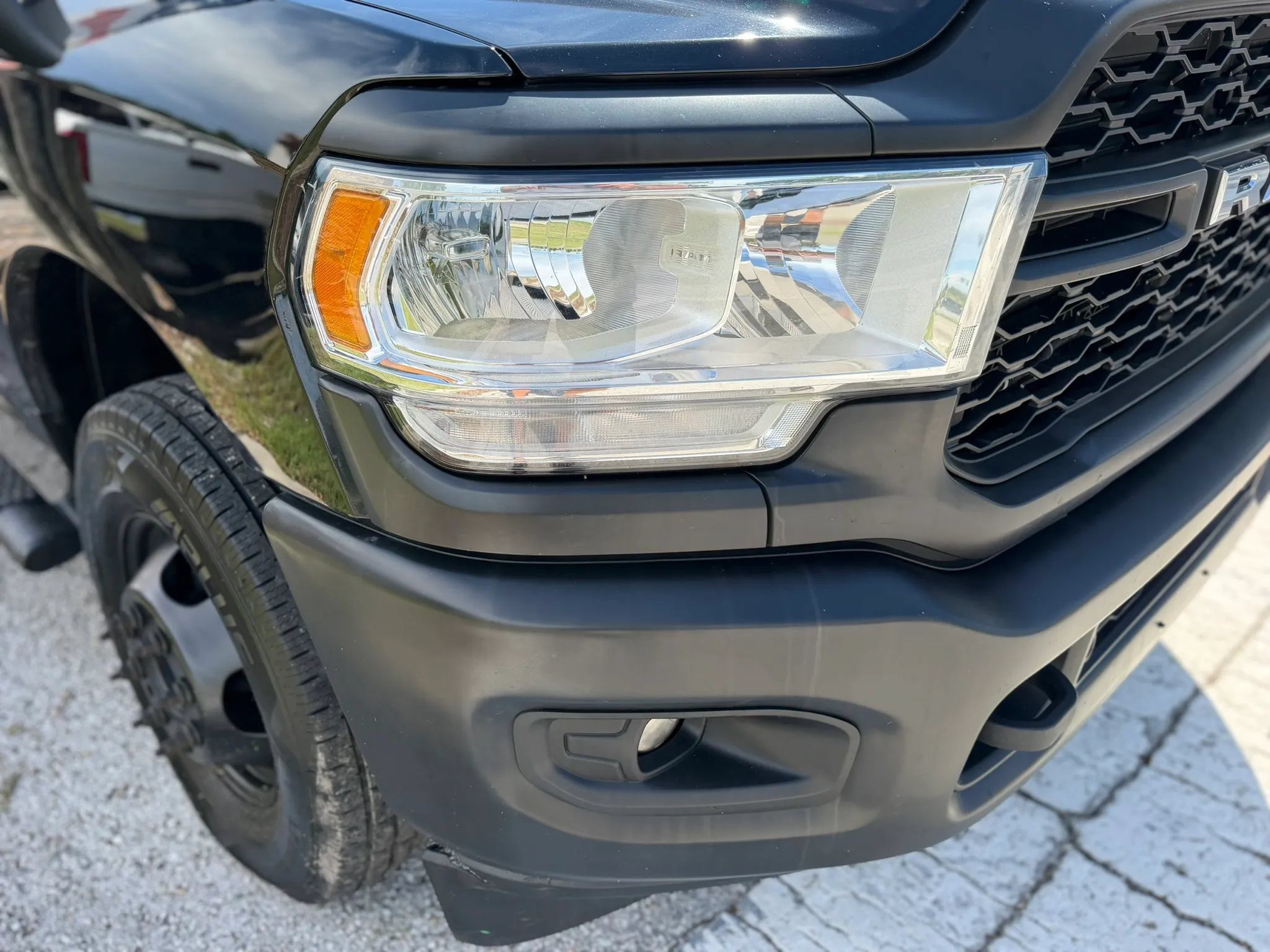Used 2022 RAM 3500 Tradesman w/ Safety Group AWD/4WD image 13