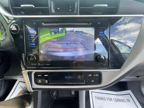 Used 2017 Toyota Corolla SE FWD image 23