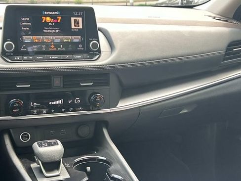 Used 2023 Nissan Rogue SV FWD image 24