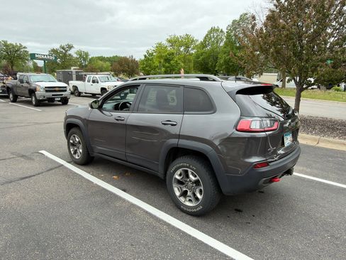Used 2019 Jeep Cherokee Trailhawk w/ Cold Weather Group AWD/4WD image 8