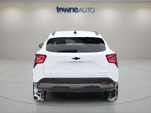 Used 2024 Chevrolet Trax ACTIV w/ Driver Confidence Package FWD image 4