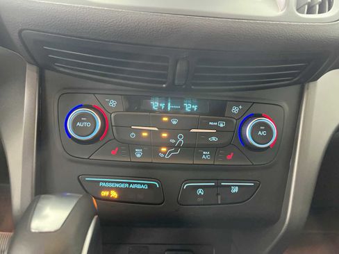 Used 2018 Ford Escape SEL image 16