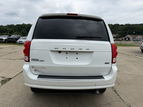 Used 2016 Dodge Grand Caravan SE w/ Quick Order Package 29E SE FWD image 9