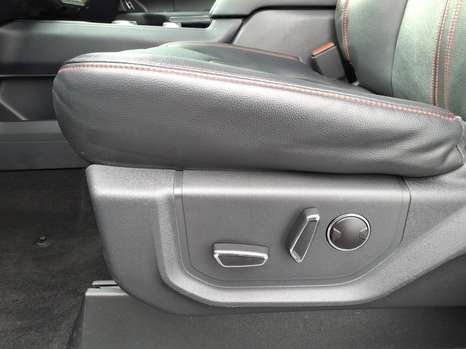 Used 2024 Ford Expedition Max Limited AWD/4WD image 16