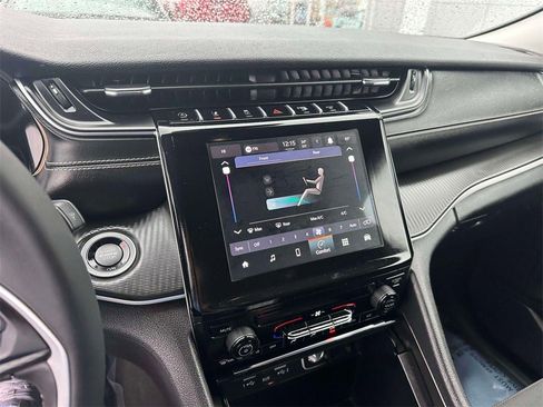 Used 2023 Jeep Grand Cherokee L Laredo image 29