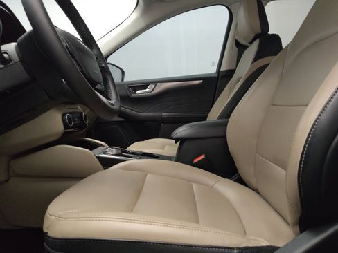 Used 2022 Ford Escape Titanium AWD/4WD image 17