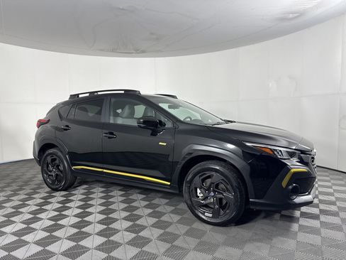 Used 2025 Subaru Crosstrek 2.5i Sport AWD/4WD image 2