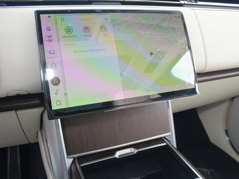 New 2025 Land Rover Range Rover SE image 16