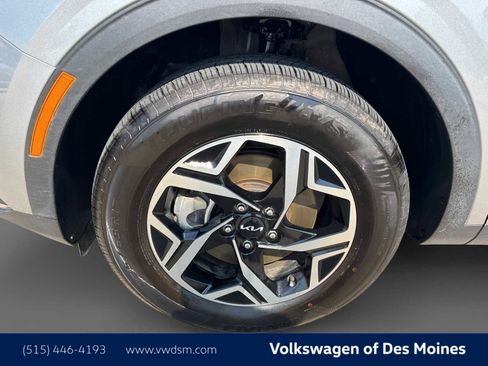 Used 2024 Kia Sportage LX image 8